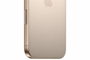 Phần dưới iPhone 16 Pro Titan sa mạc đẹp